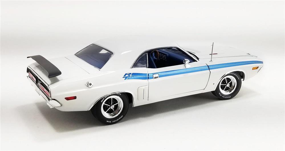 1971 Dodge Challenger R/T 1:18 Diecast – Fast Lane Classic Cars