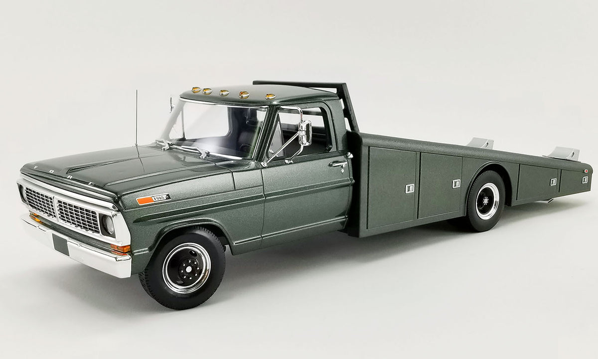 1970 Ford F-350 Ramp Truck (Dark Green) 1:18 Diecast – Fast