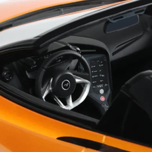 2024 McLaren 750S Spider 1:18 Diecast