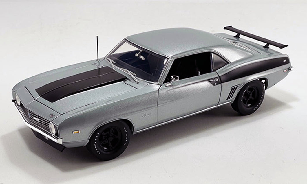 1969 Chevy COPO Camaro - Silver w/ Black Stripes 1:18 Diecast