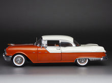 1955 Pontiac Star Chief  White Mist/Fire Gold 1:18 Diecast