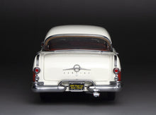 1955 Pontiac Star Chief  White Mist/Fire Gold 1:18 Diecast