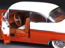 1955 Pontiac Star Chief  White Mist/Fire Gold 1:18 Diecast