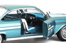 1961 Chevy Impala Sport Coupe Twilight Turquoise Blue 1:18 Diecast