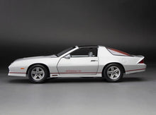 1985 Chevy Camaro IROC Z (Silver) Sunstar 1:18 Diecast