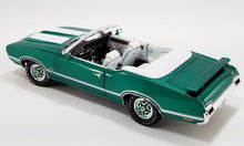 1972 Oldsmobile 442 W-30 Convertible (Radiant Green) 1:18 Diecast