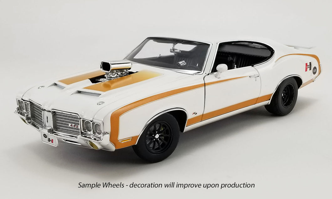 1972 Oldsmobile 442 - Hurst - Drag Outlaws (White) 1:18 Diecast