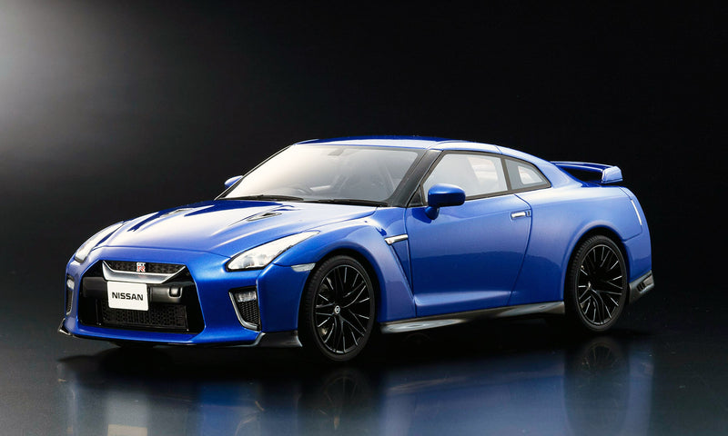 2020 Nissan GT-R (Blue) 1:18 Diecast – Fast Lane Classic Cars