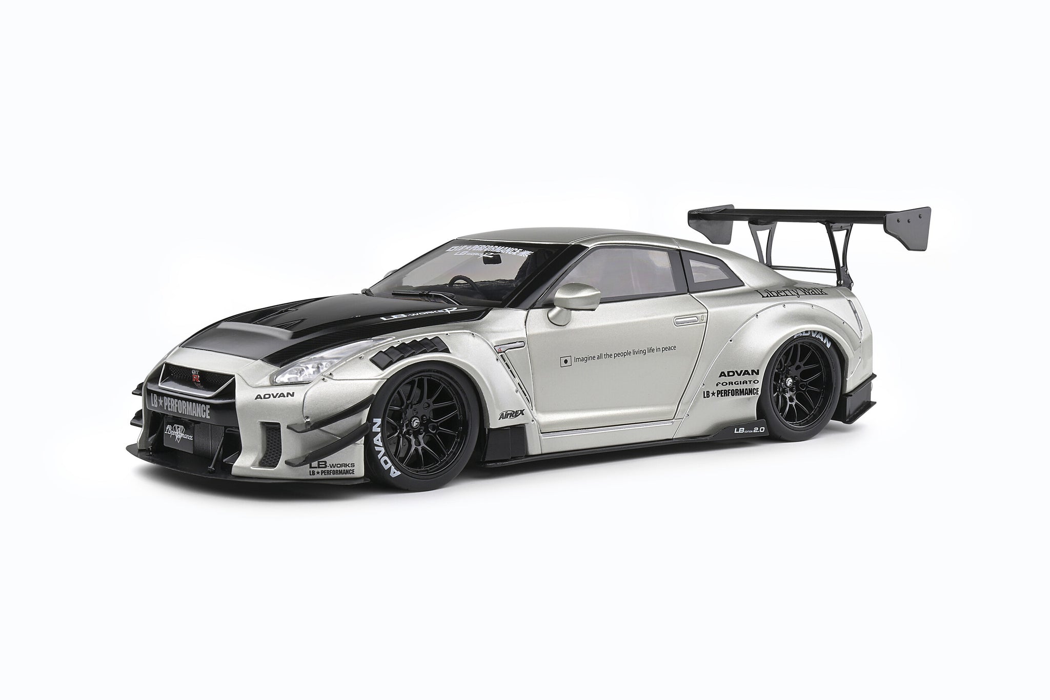 2020 Nissan GT-R (R35) with Liberty Walk Body Kit 2.0 1:18 Diecast